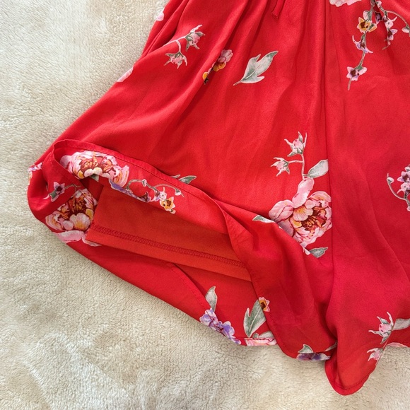 💎2/$20💎 Stunning Red Floral Romper - Picture 8 of 8